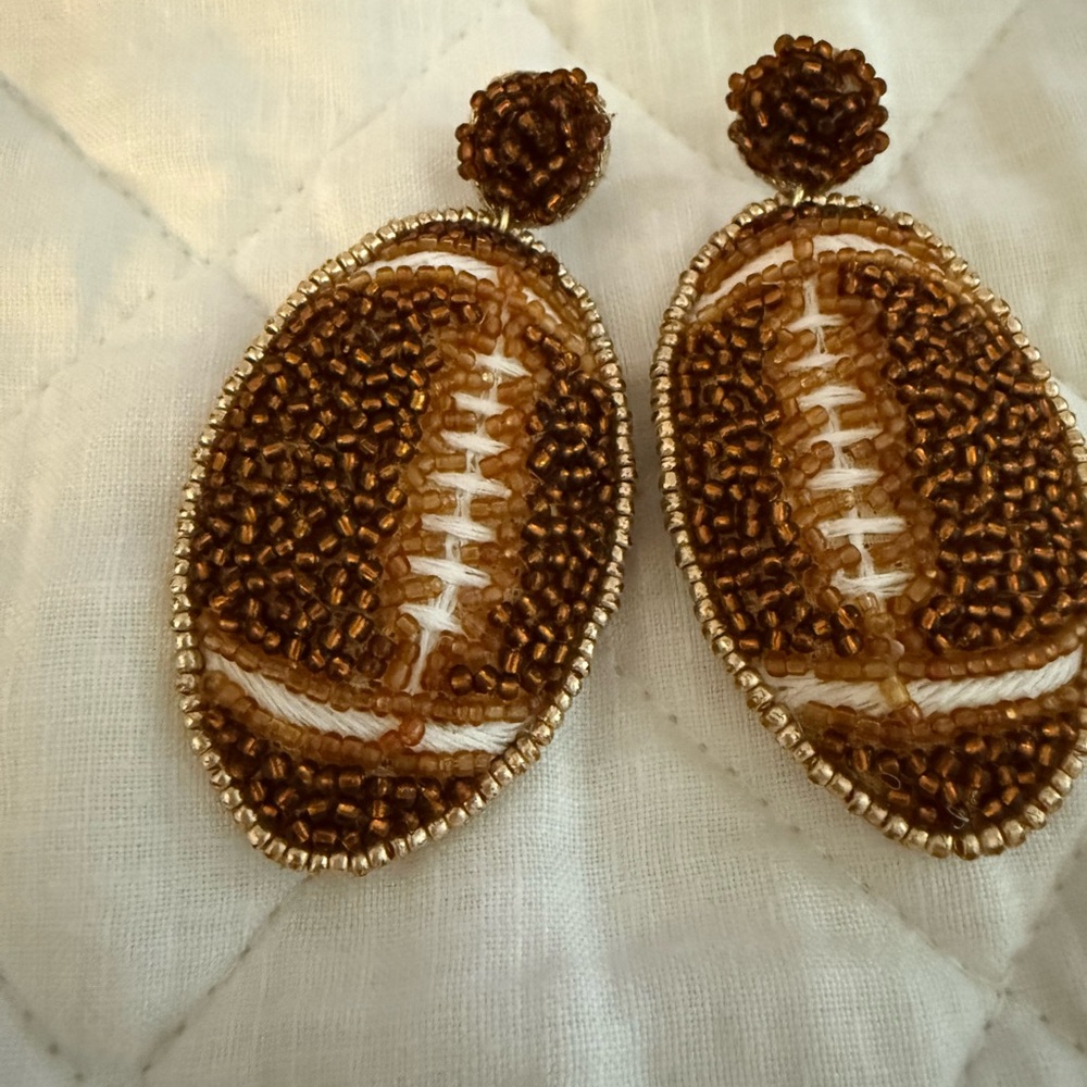 Allie Beads Football Earrings 🏈 - Picture 5 of 6